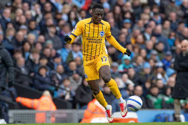 詹姆斯都做过哪些慈善事业？.